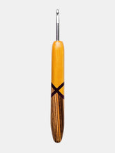 05.00mm Yellowheart + Purpleheart + Zebrawood XO Metal Crochet Hook (Item #123)