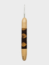 02.00mm Maple + Wenge / Limba Zigzag Metal Crochet Hook (Item #67)