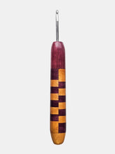 04.00mm Purpleheart + Osage Orange Checker Metal Crochet Hook (Item #158)