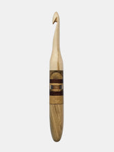 09.50mm Sapphire Olive Egger Crochet Hook (Item #224)