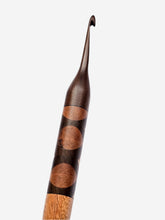 05.00mm Dark Roasted Maple + Tigerwood / Birdseye Maple / Zebrawood Retro Crochet Hook (Item #142)