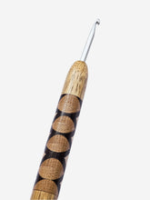 04.50mm Limba + Dark Roasted Maple / Butternut / Maple Zigzag CLOVER Metal Crochet Hook - SKINNY HANDLE (Item #174)