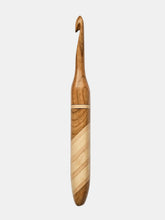 08.00mm Buff Laced Polish Crochet Hook (Item #215)