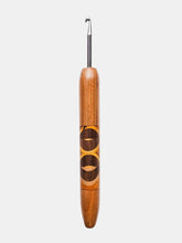 04.50mm Cherry + Yellowheart / Walnut / Osage Orange Zigzag Metal Crochet Hook (Item #137)
