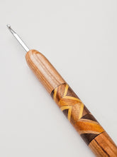 04.50mm Cherry + Yellowheart / Walnut / Osage Orange Zigzag Metal Crochet Hook (Item #137)