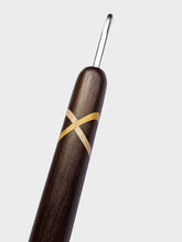 05.00mm Dark Roasted Maple + Yellowheart / Maple XO Metal Crochet Hook (Item #89)