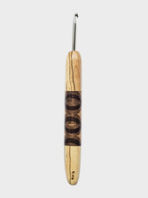 04.00mm Spalted Maple + Wenge / Walnut / Ash Zigzag Metal Crochet Hook (Item #202)
