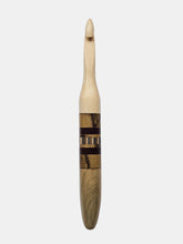 09.50mm Sapphire Olive Egger Crochet Hook (Item #224)