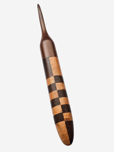 06.00mm Dark Roasted Maple + Tigerowod / DRM Checker Crochet Hook (Item #166)