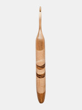 04.00mm Ambrosia Maple + Maple + Zebrawood Diagonal Stripes Crochet Hook (Item #235)