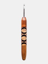 04.00mm Light Roasted Maple + Purpleheart / Spalted Maple / Wenge Retro Metal Crochet Hook (Item #136)