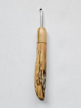 04.50mm Ambrosia Maple + Driftwood Metal Crochet Hook (Item #167)