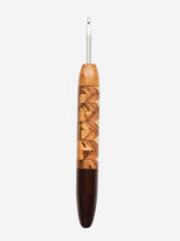 04.50mm Light Roasted Maple + Zebrawood / Maple Retro CLOVER Metal Crochet Hook (Item #138)