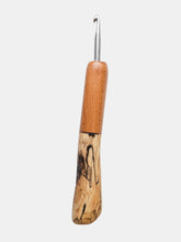 05.50mm Light Roasted Maple + Driftwood CLOVER Metal Crochet Hook (Item #196)
