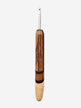 04.50mm Zebrawood + Wenge + Tigerwood + Birdseye Maple Diagonal Stripes CLOVER Metal Crochet Hook (Item #170)