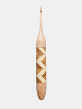 04.50mm Maple + Limba / Holly Zigzag Crochet Hook (Item #247)