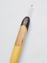 05.00mm Wenge + Yellowheart + Maple Art Deco Metal Crochet Hook (Item #190)