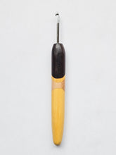 05.00mm Wenge + Yellowheart + Maple Art Deco Metal Crochet Hook (Item #190)