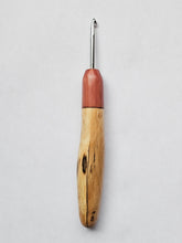 04.00mm Cedar + Driftwood Metal Crochet Hook (Item #182)