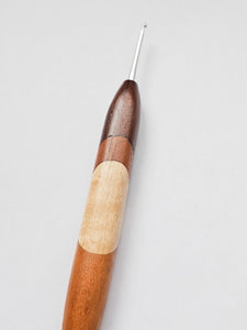 02.25mm Dark Roasted Maple + Osage Orange + Maple Art Deco CLOVER Metal Crochet Hook (Item #150)