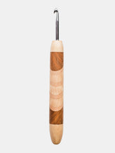 05.00mm Buff Laced Polish Metal Crochet Hook (Item #153)
