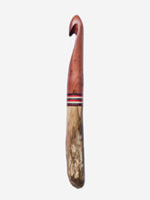 15.00mm Aromatic Cedar + Blue/Red Spectraply + Driftwood Crochet Hook (Item #183)