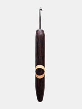 05.00mm Wenge + Holly/Maple XO Metal Crochet Hook (Item #121)
