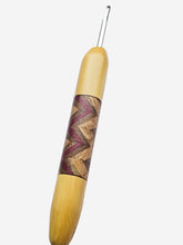 04.50mm Yellowheart + Ash / Walnut / Purpleheart Zigzag Metal Crochet Hook (Item #138)