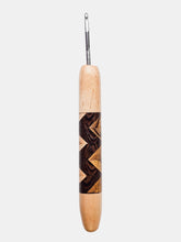 04.00mm Maple + Wenge / Limba / Maple Zigzag Metal Crochet Hook (Item #140) - SECONDS SALE
