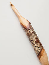 08.00mm Woodsy Crochet Hook (Item #243)