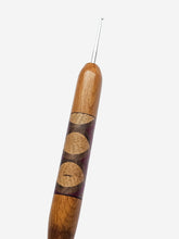 02.00mm Light Roasted Maple + Ash / Walnut / Purpleheart Zigzag Metal Crochet Hook (Item #137)