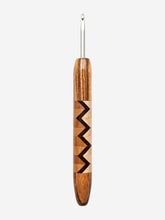 04.50mm Zebrawood + Birdseye Maple / Dark Roasted Maple Zigzag + CLOVER Metal Crochet Hook (Item #82)