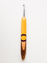 05.00mm Yellowheart + Purpleheart + Zebrawood XO Metal Crochet Hook (Item #123)