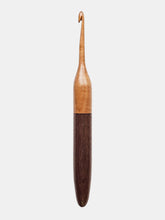 05.00mm Light Roasted Maple + Walnut Crochet Hook (Item #212)