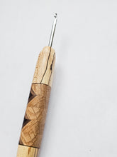 04.00mm Spalted Maple + Wenge / Walnut / Ash Zigzag Metal Crochet Hook (Item #202)