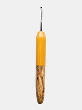 03.00mm Yellowheart + Spalted Maple Metal Crochet Hook (Item #134)