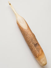 05.50mm Woodsy Crochet Hook (Item #242)