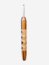 04.50mm Zebrawood + Birdseye Maple / Dark Roasted Maple Zigzag + CLOVER Metal Crochet Hook (Item #82)