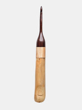 04.50mm Dark Roasted Maple + Maple + Driftwood Crochet Hook (Item #219)