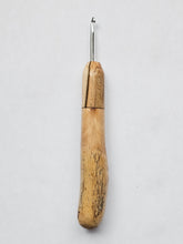 03.50mm Ambrosia Maple + Driftwood Metal Crochet Hook (Item #198)
