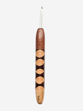04.50mm Lacewood + Dark Roasted Maple / Maple Zigzag CLOVER Metal Crochet Hook (Item #137)