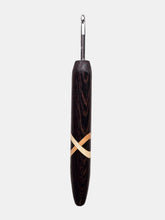 05.00mm Wenge + Holly/Maple XO Metal Crochet Hook (Item #121)