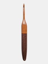 05.00mm Light Roasted Maple + Walnut Crochet Hook (Item #212)