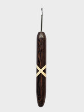 03.50mm Wenge + Holly XO Metal Crochet Hook (Item #98)
