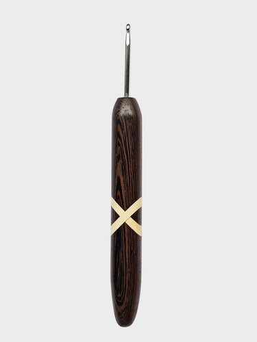 03.50mm Wenge + Holly XO Metal Crochet Hook (Item #98)