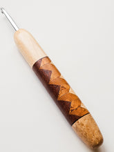 05.00mm Maple + Light Roasted Maple / Lacewood / Maple Zigzag Metal Crochet Hook (Item #141)