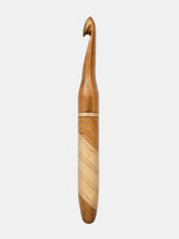 11.00mm Buff Laced Polish Crochet Hook (Item #214)