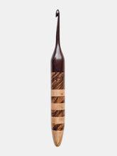 05.00mm Dark Roasted Maple + Birdseye Maple / Zebrawood Checker Crochet Hook (Item #226)