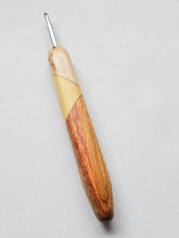 04.50mm Birdseye Maple + Yellowheart + Canary Art Deco Metal Crochet Hook (Item #151)