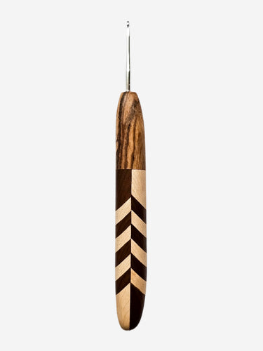 02.50mm Zebrawood + Dark Roasted Maple / Birdseye Maple Chevron Metal Crochet Hook (Item #197)